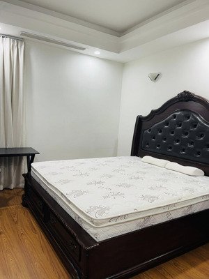 cần bán tòa nhà 235m x 15 tầng cực kì đẹp, mặt phố trấn vũ, view trúc bạch, tây hồ, 265 tỷ