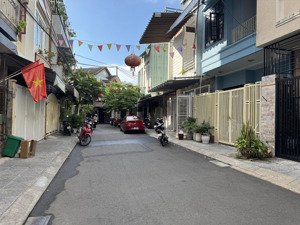 nhà mt đường quy hoạch 5m5 lề 2m hải phòng