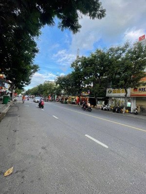 chính chủ gửi bán lô góc 2 mặt tiền hồ bá ôn - sát biển liên chiểu