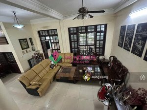 cho thuê nhà nguyên căn "view sông" 3 tầng thảo điền, quận 2 (10x11m), cho làm airbnb. giá 45tr/th