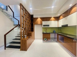 nhỉnh 11 tỷ - nhà xây mới 58m2 cực vuông vắn - full nội thất - gần hồ tây phố lạc long quân, tây hồ