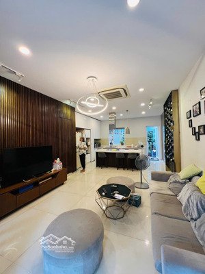 bán nhà phố 75m2 full nội thất giá 9,9 tỷ. liên hệ tấn giàu