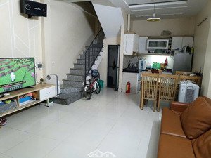 bán nhà ngõ 539 nguyễn trãi, thanh xuân, 36m2, 4 tầng, mt 4.2m, ô tô đỗ cửa, 8.8 tỷ. 