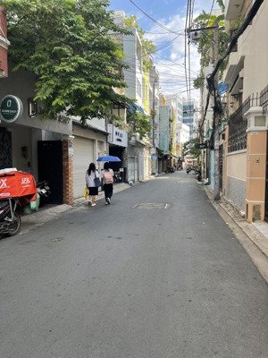 tìm ở đâu-nhà mua ở ngay khu lê văn sỹ quận 3.dt:4 x 17m.cn:70m2.hướng đông.giá :8,5 tỷ tl.