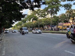 bán căn biệt thự mặt phố chu huy mân vị trí đắc địa -cửa ngõ vinhomes làm gì cũng giá trị