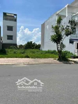 ngộp nặng bán nhanh 3 nền đất liền kề bến xe miền đông mới, giá 3tỷ, shr.