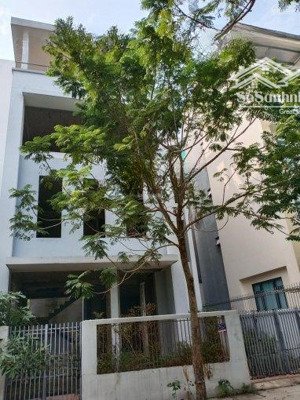 cho thuê biệt thự kđt pháp vân, bt linh đàm thô dt 300m2, 3,5 tầng, giá 30tr/th, lh: 