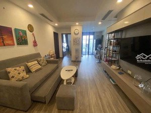 cho thuê căn hộ 2pn, 2wc, 88m2 tại hà nội center point, 16 triệu vnd. call để xem nhà.