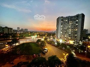 em bán căn hộ 76m thiết kế 3 pn 2 vs full nội thất như hình giá 4,65 tỷ. lh 