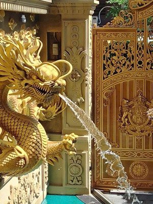 bán biệt thự dát vàng, nội thất gỗ đỏ, 6 tầng có hầm + thang máy. 180m2 ngang 8m. chỉ 37,9 tỷ.