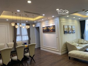 cho thuê căn hộ chung cư cao cấp n01t1, đầy đủ đồ nội thất, dt 133m2