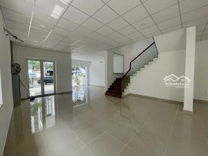 cho thuê shophouse mặt tiền đường liên phường, kdc merita. căn góc đẹp, liên hệ tấn giàu