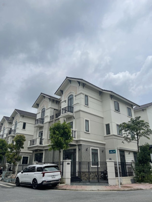 bán gấp biệt thự vip centa city chính chủ, hướng nam, pháp lý chuẩn.