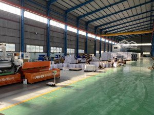 cho thuê kho xưởng 1700m2 ở ngã 3 gò đen, bến lức. đường xe container, pccc, palang 5t.