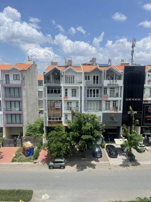 bán 37 tỷ ( bớt lộc) nhà mặt tiền 5x20m đ.hoàng trọng mậu himlam q7 vị trí đẹp có tm lh: 