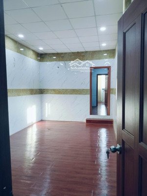 bán nhà 2 lầu một sân thượng, sổ hồng riêng gần ngã tư an sương, quận 12