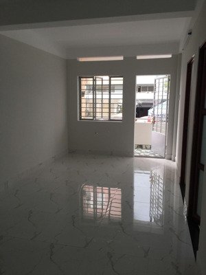 chuyển về bắc, bán nhanh căn hộ bàu cát 2, 60m2, 2pn, giá 2.69 tỷ