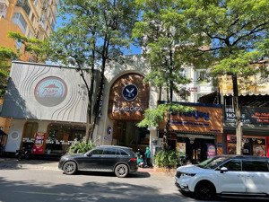 siêu phẩm! cho thuê nhà mặt phố trung hoà diện tích rộng 150m², 4 tầng, mặt tiền : 6m, giá : 90tr