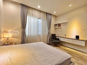 cho thuê phòng có nội thất ban công cửa sổ lớn ngay sân bay công viên hoàng văn thụ tân bình