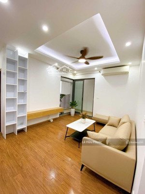 chính chủ gửi bán căn 73m2, 2pn, 2wc, ban công phòng khách, full nội thất. tầng trung, sổ cất két