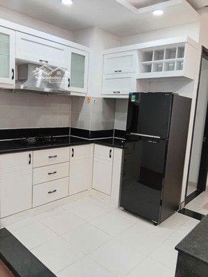 căn hộ sky garden 2 diện tích lớn 81m2, 2 phòng ngủ, 2 toilets- full nội thất giá 11 triệu/tháng