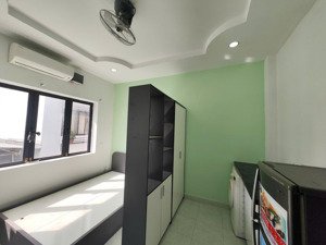 hình thật giá thật studio tách bếp cửa sổ thoáng full nội thất máy giặt riêng mới xây.