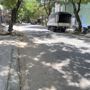 cần bán nhanh lô đất đẹp đường phong bắc 7 nằm gần đường thăng long