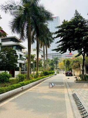 Bán nhà Vườn Đào Tây Hồ DT 110m - 8 Tầng - Ô tô Công Viên Vườn Hoa Gần Hồ Tây Ở Ngay