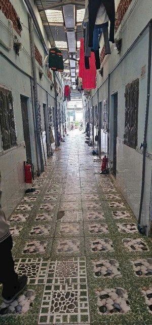 chính chủ cần bán gấp, hạ giá 400tr. 16 phòng trọ, 2kiot. ngay tt y tế dĩ an. dt 300m. ngang 10x30m