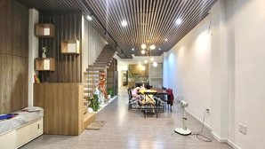 cho thuê nhà kinh doanh 3 phòng ngủ siêu rộng mặt đường lê hồng phong giá 20 triệu/tháng