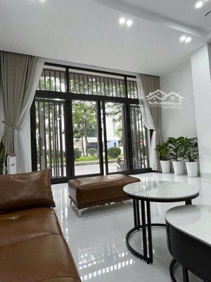 cho thuê nhà phú diễn 70m2 x 5 tầng đường ô tô tránh giá 20 triệu.