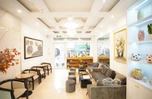 cho thuê spa mặt phố phạm ngọc thạch, 80m2 x 6 tầng, thông sàn , thang máy, mặt tiền 5m, 63 triệu