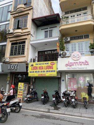 cho thuê nhà mặt phố trung hoà 60m2 x 5 tầng, mặt tiền 3,5m, giá thuê 30tr, khu dân cư đông