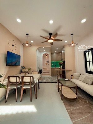 nhà mới đẹp trung tâm q3 lê văn sỹ