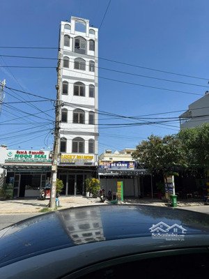 bán tòa căn hộ 6 tầng trục gần vương thừa vũ đường hà kỳ ngộ, gần biển mỹ khê. lh 