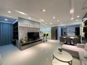 cho thuê chcc vinhomes nguyễn chí thanh. căn góc 128m2 3pn full nt đẹp. giá 29tr/th. lh: 