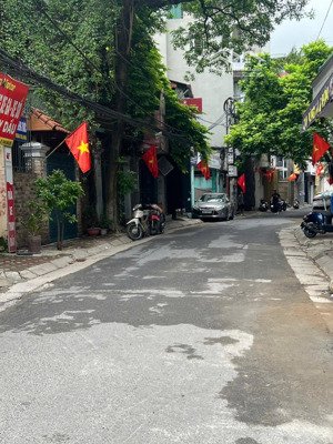 ba đình dân xây - ô tô đỗ cửa - ngõ thông 20 mét ra phố - dt 46 m - mt 5,5 m - 5 tầng sổ đỏ c