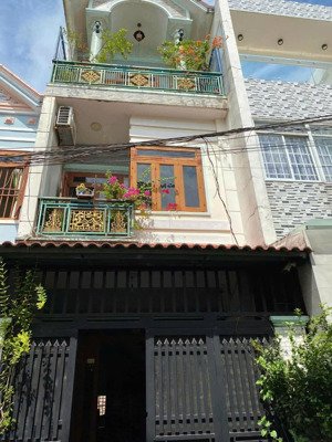 nhà bán siêu phẩm, nhà siêu đẹp, ngay chợ dĩ an 1