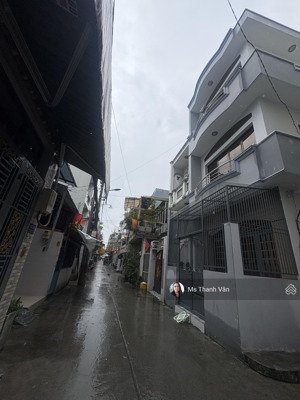 nhà mặt tiền căn góc khu đồng bộ ko qui hoạch hậu giang 47m2 có 2 lâu 5ty999 shr chú bán 