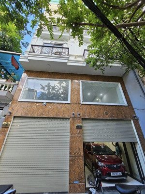 cc bán tòa nhà phân lô ngõ 92 nguyễn khánh toàn dt 90m x 7 tầg, mặt tiền 8m, oto tránh,giá 24.5 tỷ