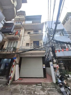 nhà đẹp - hiếm - chung tâm cầu giấy, full nội thất, ở ngay. 30m - 4 tầng - mt 4m - 8.5 tỷ