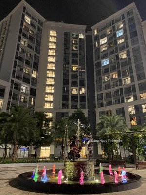 bán gấp căn studio giá tốt- 38m2 tầng trung cực đẹp - sẵn khách thuê - giá chỉ 3 tỷ 8