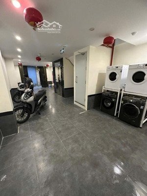 ngọc khánh 65 m x 7 tầng thang máy 15 phòng kk đang full khách sổ đỏ đẹp. dòng tiền 100 tr/ tháng