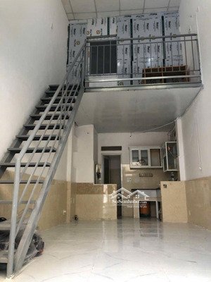 bán gấp nhà nhỏ công năng to giá dưới 2 tỷ. bà hom p13q6