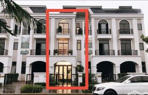 cho thuê nhà 100m2, 3 tầng, 3 phòng ngủ 4 vệ sinh 6 triệu/tháng. cách chợ 300m chính chủ 