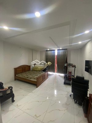 bán nhà khu tên lửa aeon mall, mt đường số 28, dt 4.5 x 20m, 3.5 tấm, giá 13.5 tỷ