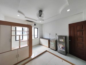 hình thật giá thật phòng mới full nội thất máy giặt riêng cửa sổ thoáng ngay bến xe quận 8