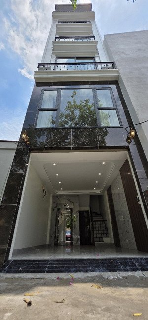 bán nhà cực đẹp, 6 tầng thang máy, oto vào nhà, ngõ to như phố, ở sướng