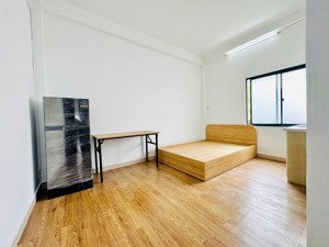 phòng mới 25m2, có cửa sổ thoáng mát, kệ bếp, full nội thất- gần đh văn lang, công nghiệp