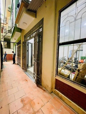 bán nhà cầu giấy 33 m xây 5 tầng 8.25 tỷ cầu giấy